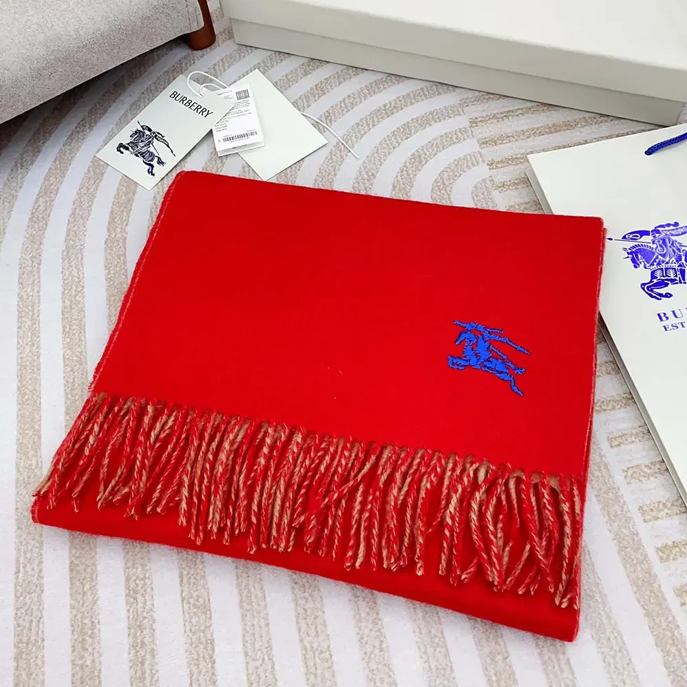 Burberry Reversible Cashmere Scarf for Unisex in Red Burberry Reversible Cashmere Scarf for Unisex in Red