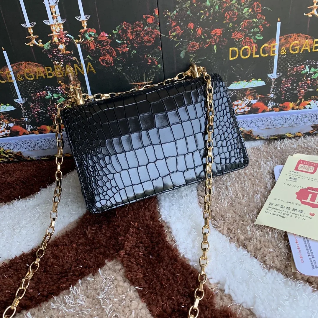 Dolce & Gabbana DG Girls Cross Body Bag Black / Dolce & Gabbana DG Girls Cross Body Bag Black /