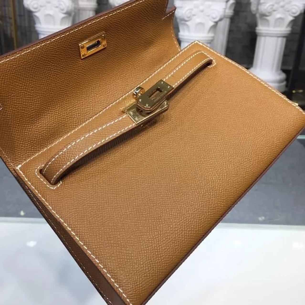 Hermes Mini Kelly KP Pochette Gold Gold Toned Hardware / Hermes Mini Kelly KP Pochette Gold Gold Toned Hardware /