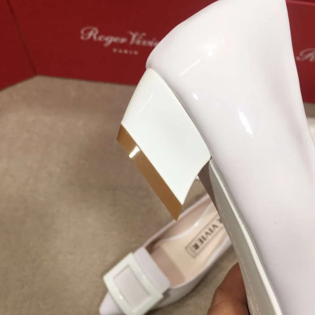 Roger Vivier Gommettine Ballerinas for Women in White Roger Vivier Gommettine Ballerinas for Women in White