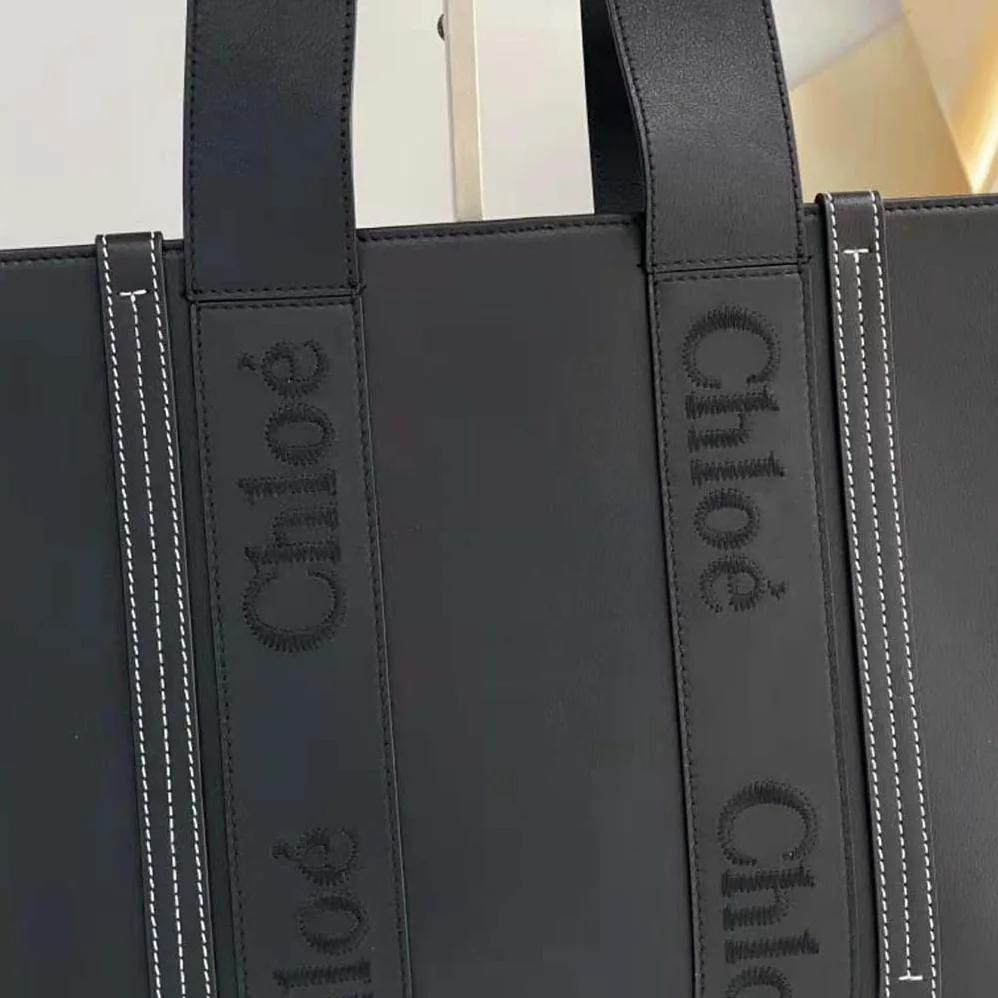 Chloe Medium Woody Tote Bag for Women in Black
