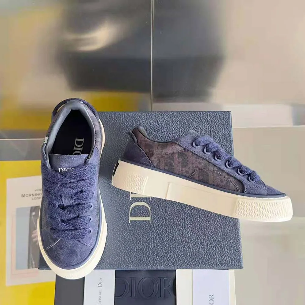 Dior Tears B33 Sneaker Blue Dior Oblique Denim and Peace Sign Dior Tears and Navy Blue Suede for Men Dior Tears B33 Sneaker Blue Dior Oblique Denim and Peace Sign Dior Tears and Navy Blue Suede for Men