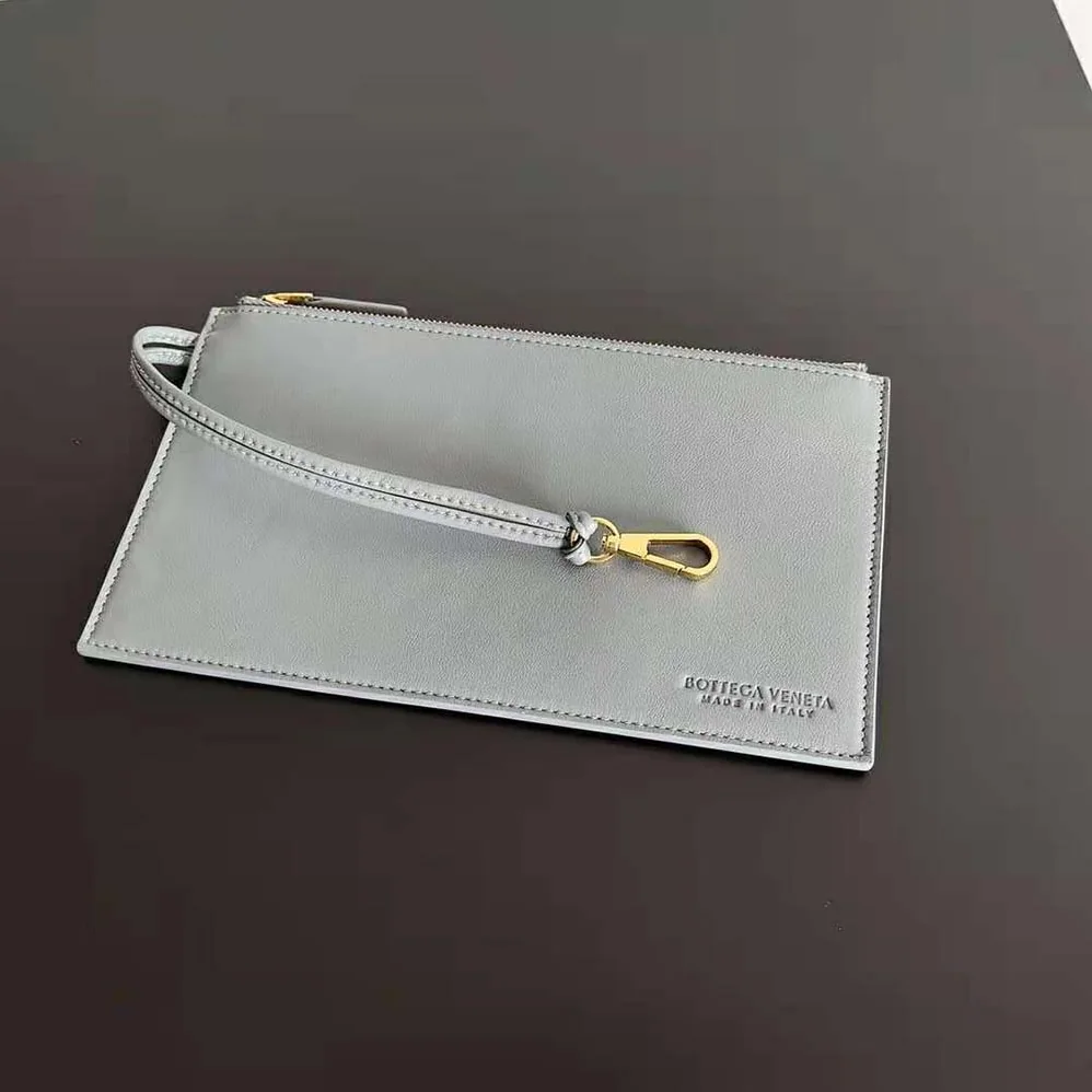 Bottega Veneta Medium Cabat Leather Tote Bag with Detachable Strap for Women in Gray