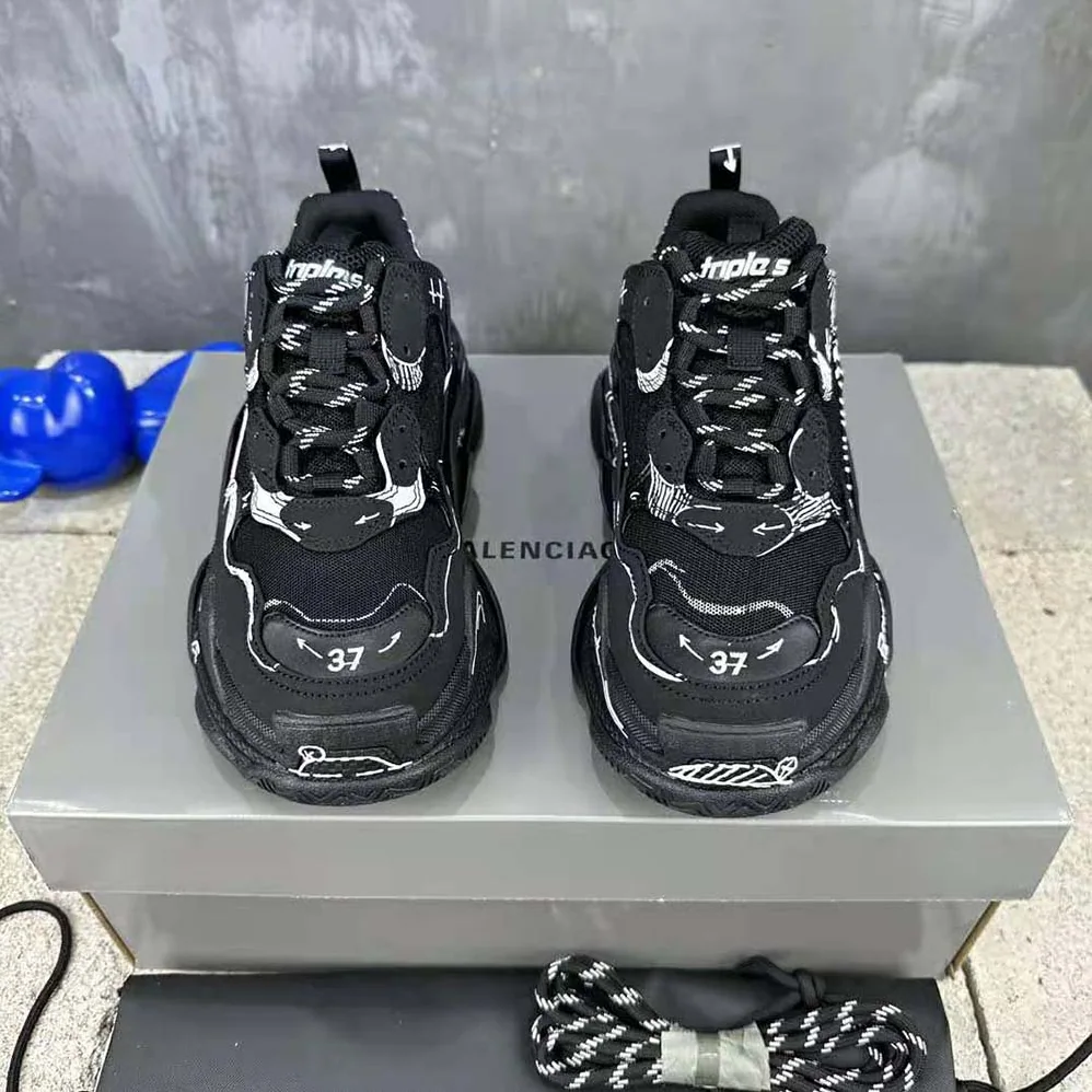 Balenciaga Triple S Sketch Sneaker in Black and White Double Foam and Mesh for Unisex Balenciaga Triple S Sketch Sneaker in Black and White Double Foam and Mesh for Unisex