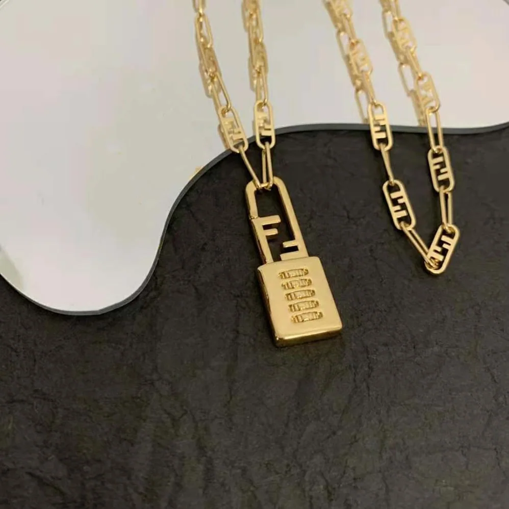 Fendi Necklace with Fendi O'Lock Mesh and Padlock for Women in Shaped Pendant Fendi Necklace with Fendi O'Lock Mesh and Padlock for Women in Shaped Pendant