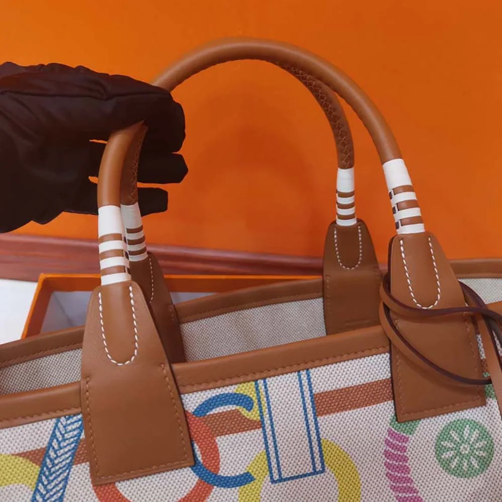 Hermes Steeple 25 Ecru Tote Bag for Unisex in Green