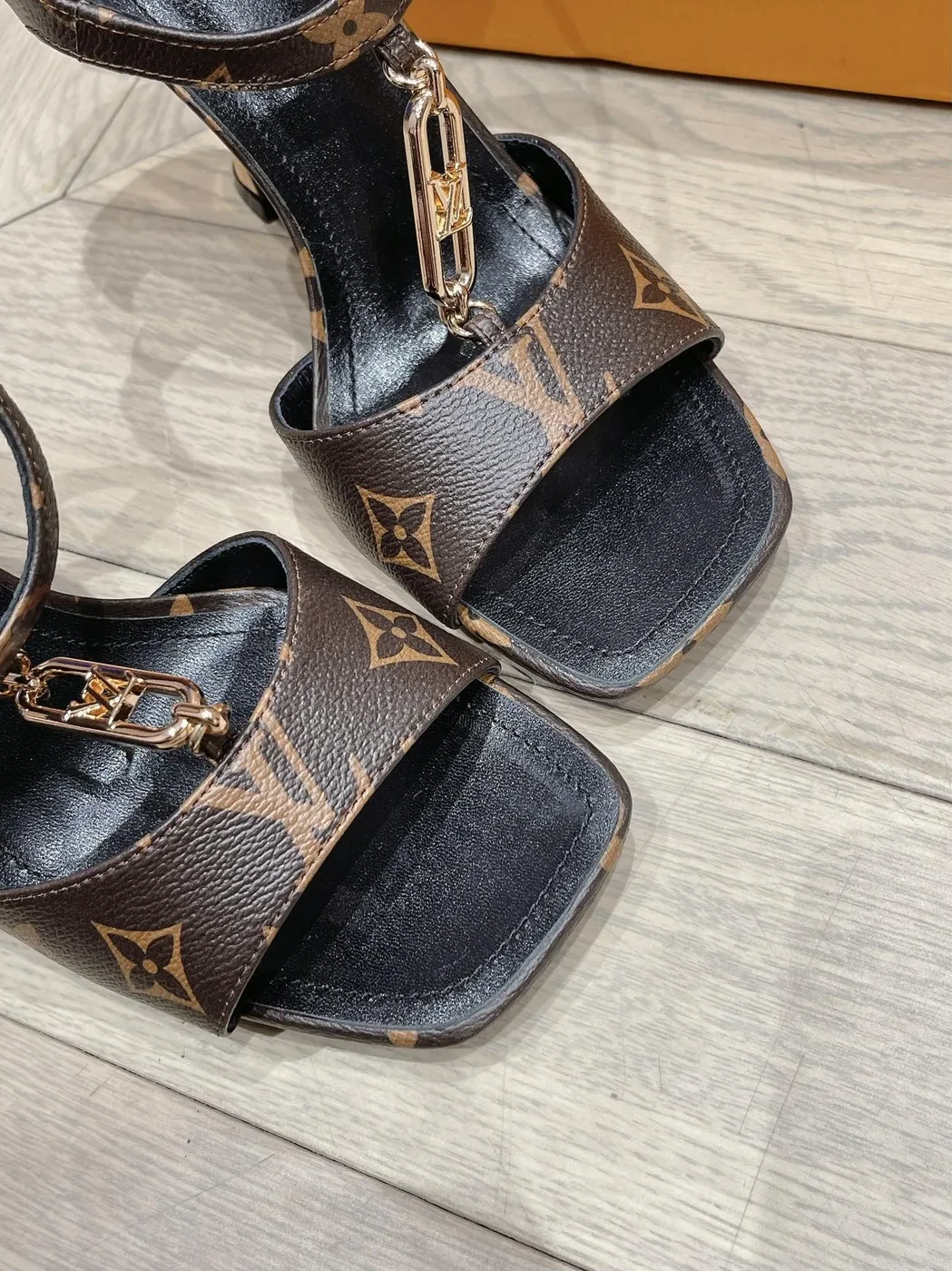 Louis Vuitton Sparkle Sandal Black / 3.7 in inch