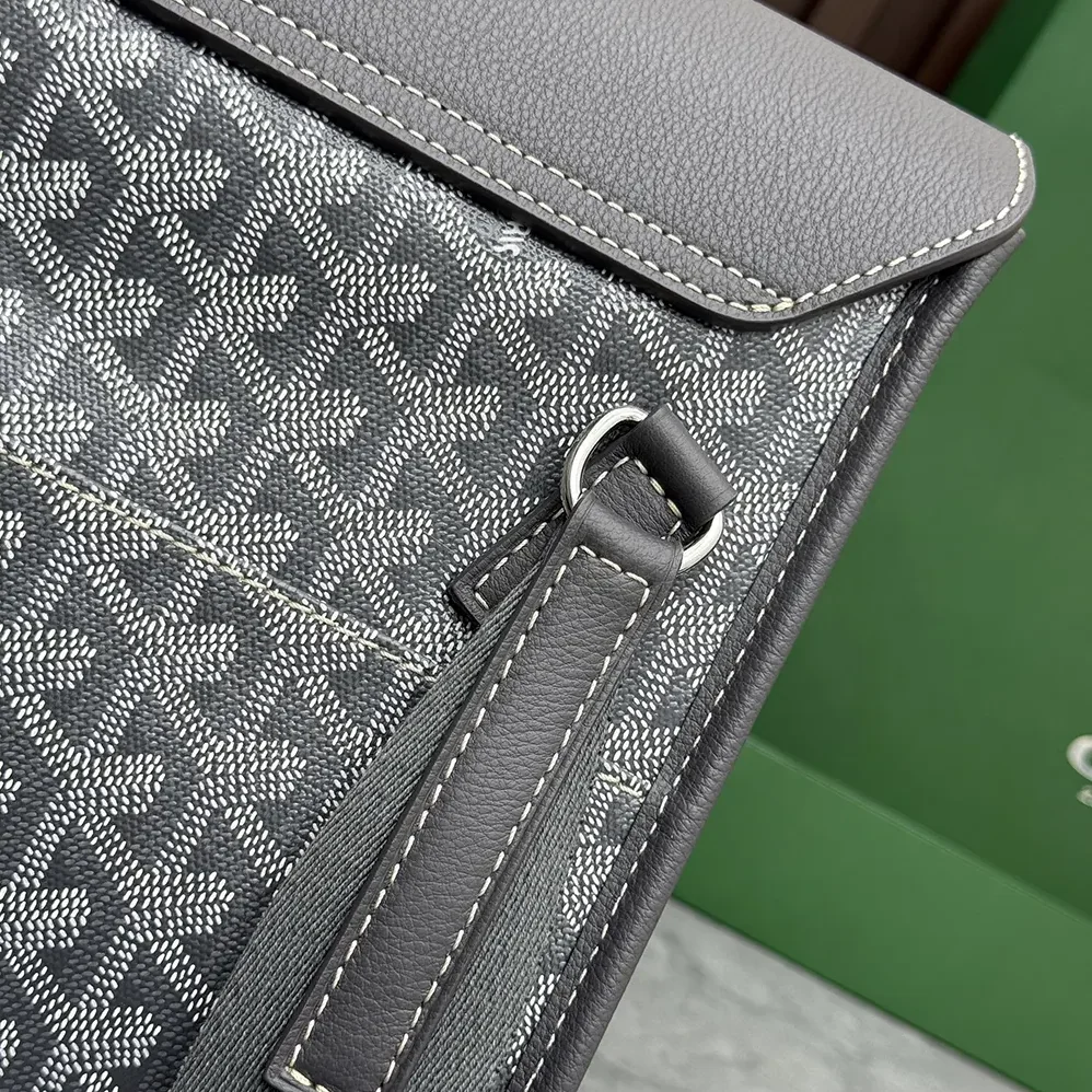 Goyard Coursier Messenger Bag for Unisex in Grey