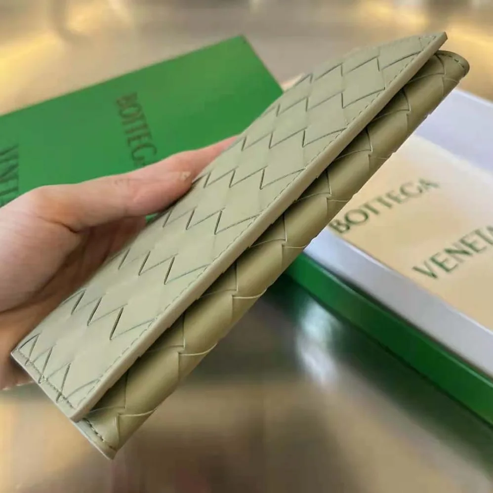 Bottega Veneta Long Intrecciato Wallet for Unisex in Green