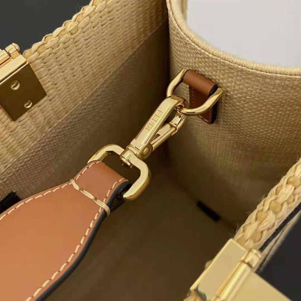 Fendi Fendi Sunshine Medium Shopper in Natural Straw for Women Fendi Fendi Sunshine Medium Shopper in Natural Straw for Women