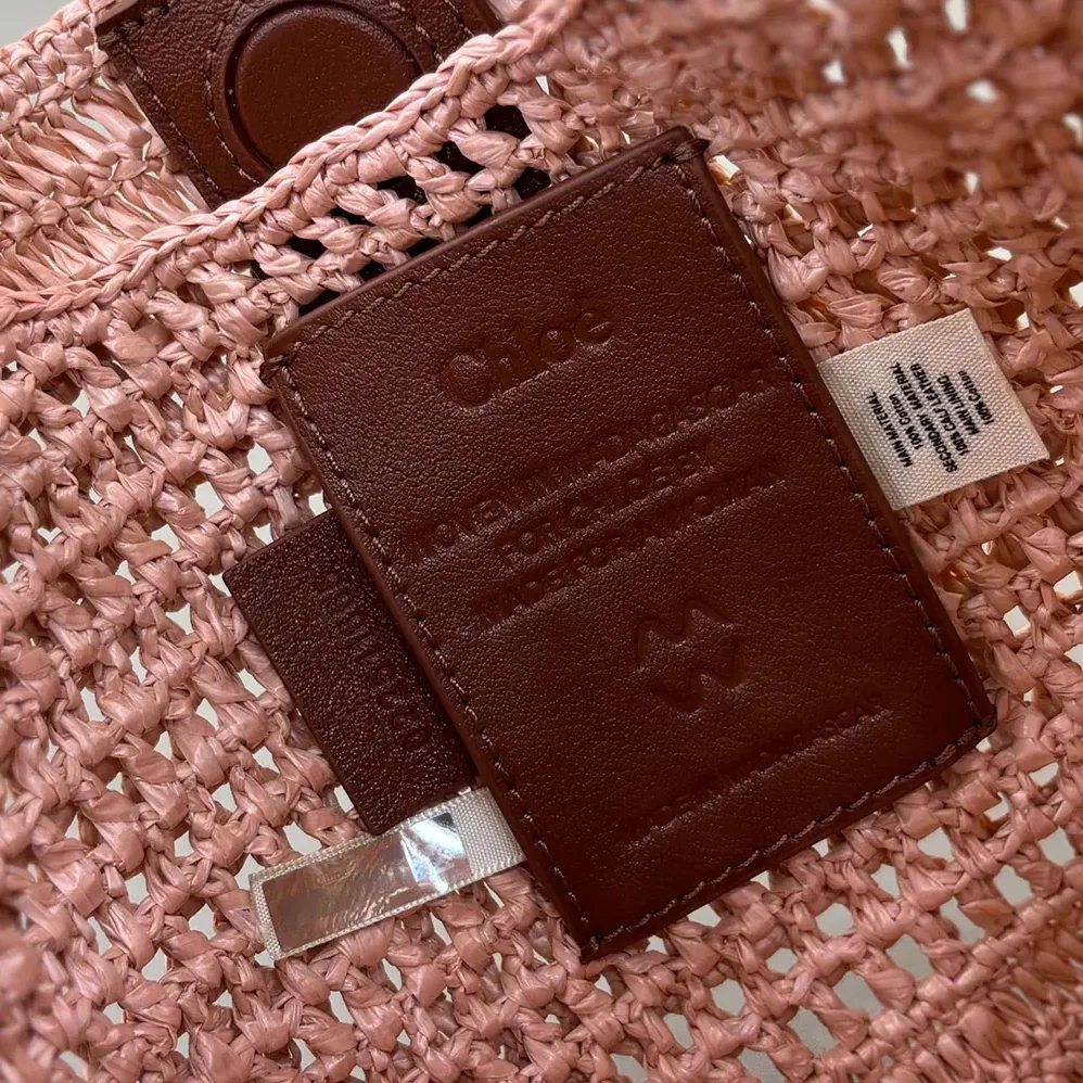 Chloe Summer Banana Hobo Bag In Raffia for Women in Pink