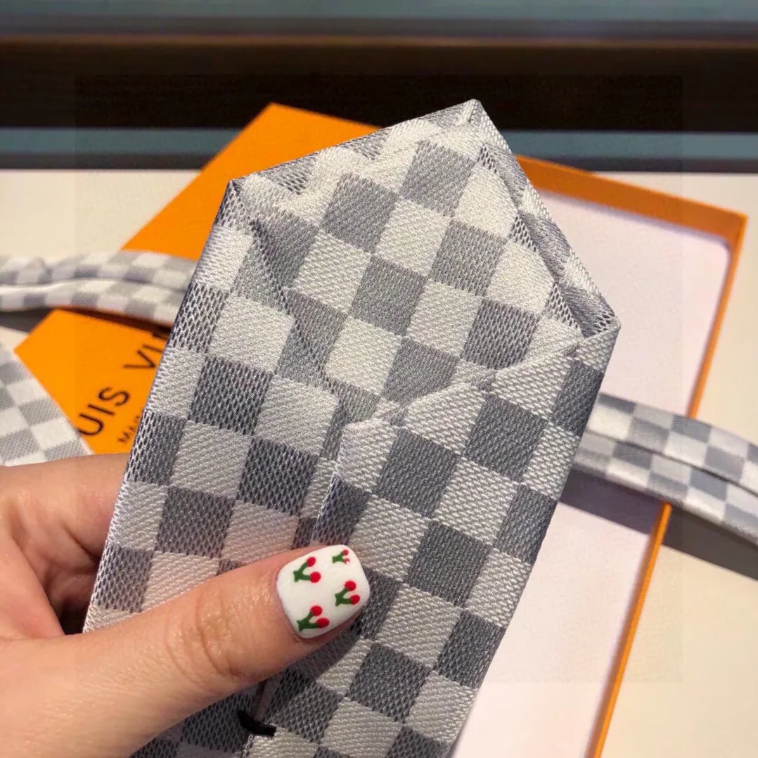 Louis Vuitton Damier Classic Tie Grey LV for Men Louis Vuitton Damier Classic Tie Grey LV for Men
