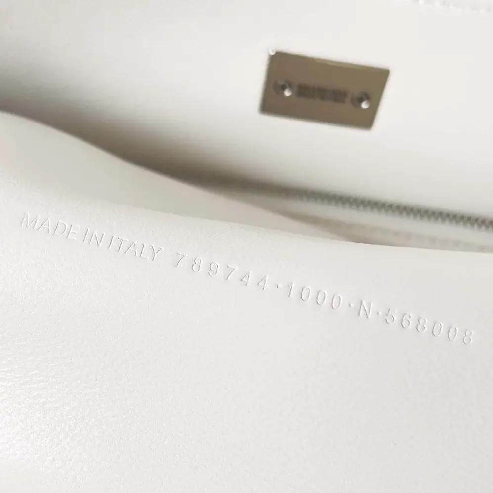 Balenciaga Rodeo Large Handbag in White Smooth Calfskin for Women in Silver Balenciaga Rodeo Large Handbag in White Smooth Calfskin for Women in Silver