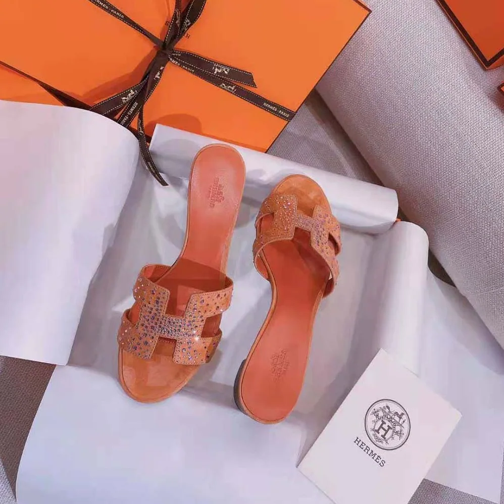 Hermes Oasis Sandal in Suede Goatskin for Women in Pink Hermes Oasis Sandal in Suede Goatskin for Women in Pink