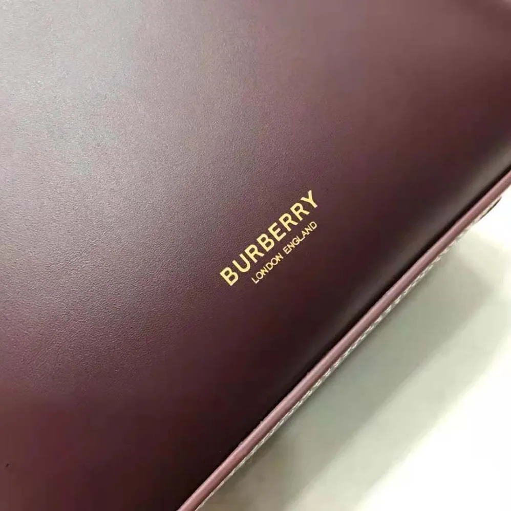 Burberry Large Leather Basket Bag for Women in Maroon Burberry Large Leather Basket Bag for Women in Maroon