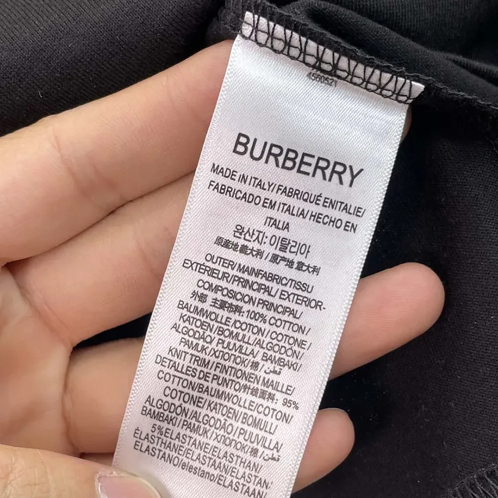 Burberry Check Knight Stamp Cotton T-shirt for Women in Black Burberry Check Knight Stamp Cotton T-shirt for Women in Black