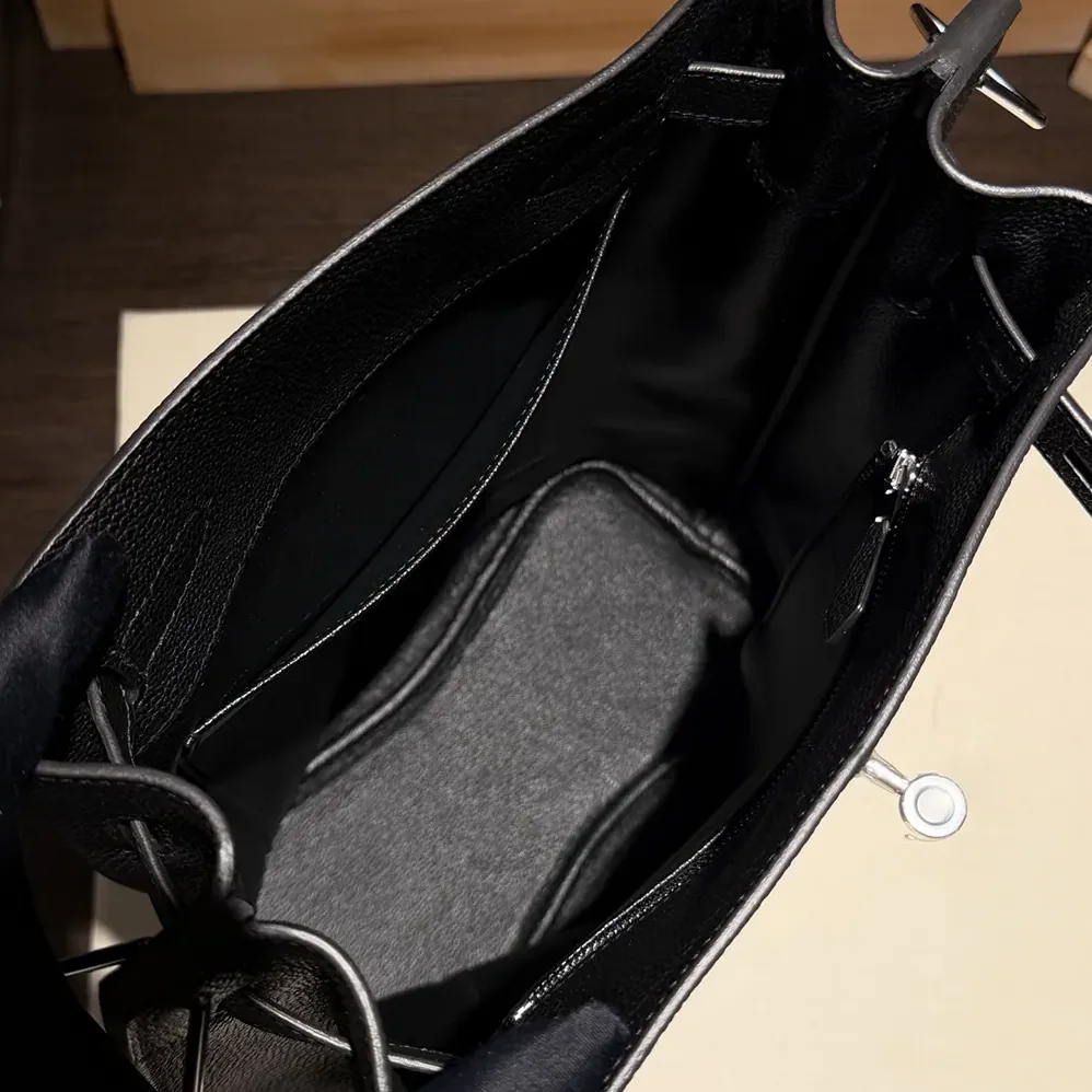 Hermes Togo So Kelly 22 Palladium Hardware for Unisex in Black