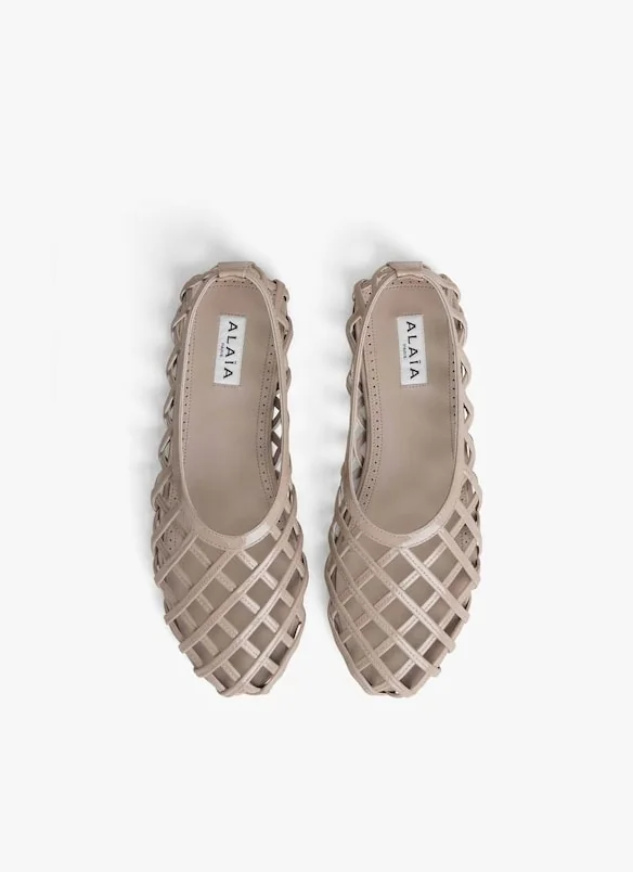 Alaia Case Ballet Flats In Grege Patent - AA3A045CK212 - 824 Alaia Case Ballet Flats In Grege Patent - AA3A045CK212 - 824