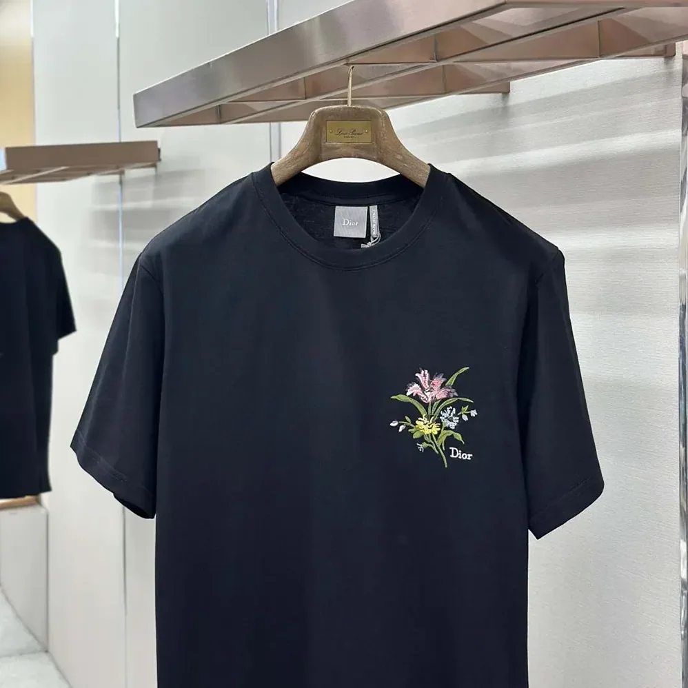 Dior T-Shirt with Dior Secret Garden Motif Relaxed Fit Black Cotton Jersey for Women Dior T-Shirt with Dior Secret Garden Motif Relaxed Fit Black Cotton Jersey for Women