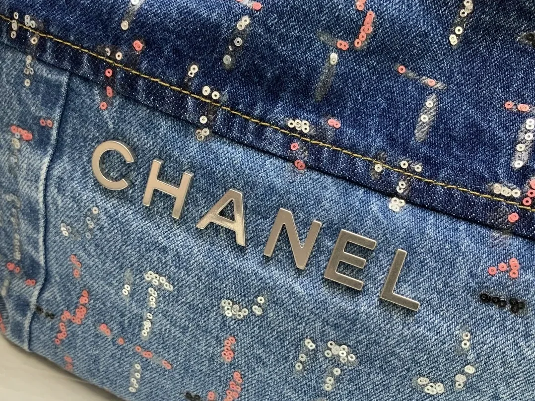 Chanel Demin Medium Bag Blue / Chanel Demin Medium Bag Blue /