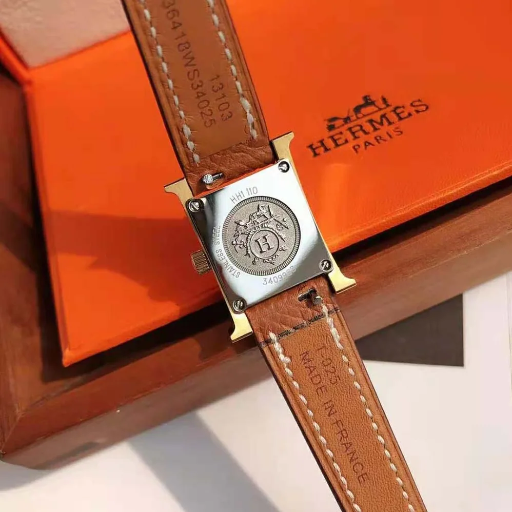 Hermes Heure H Watch Small Model Quartz Movement 25 mm in Yellow Gold-Plated Steel for Women in Brown Hermes Heure H Watch Small Model Quartz Movement 25 mm in Yellow Gold-Plated Steel for Women in Brown