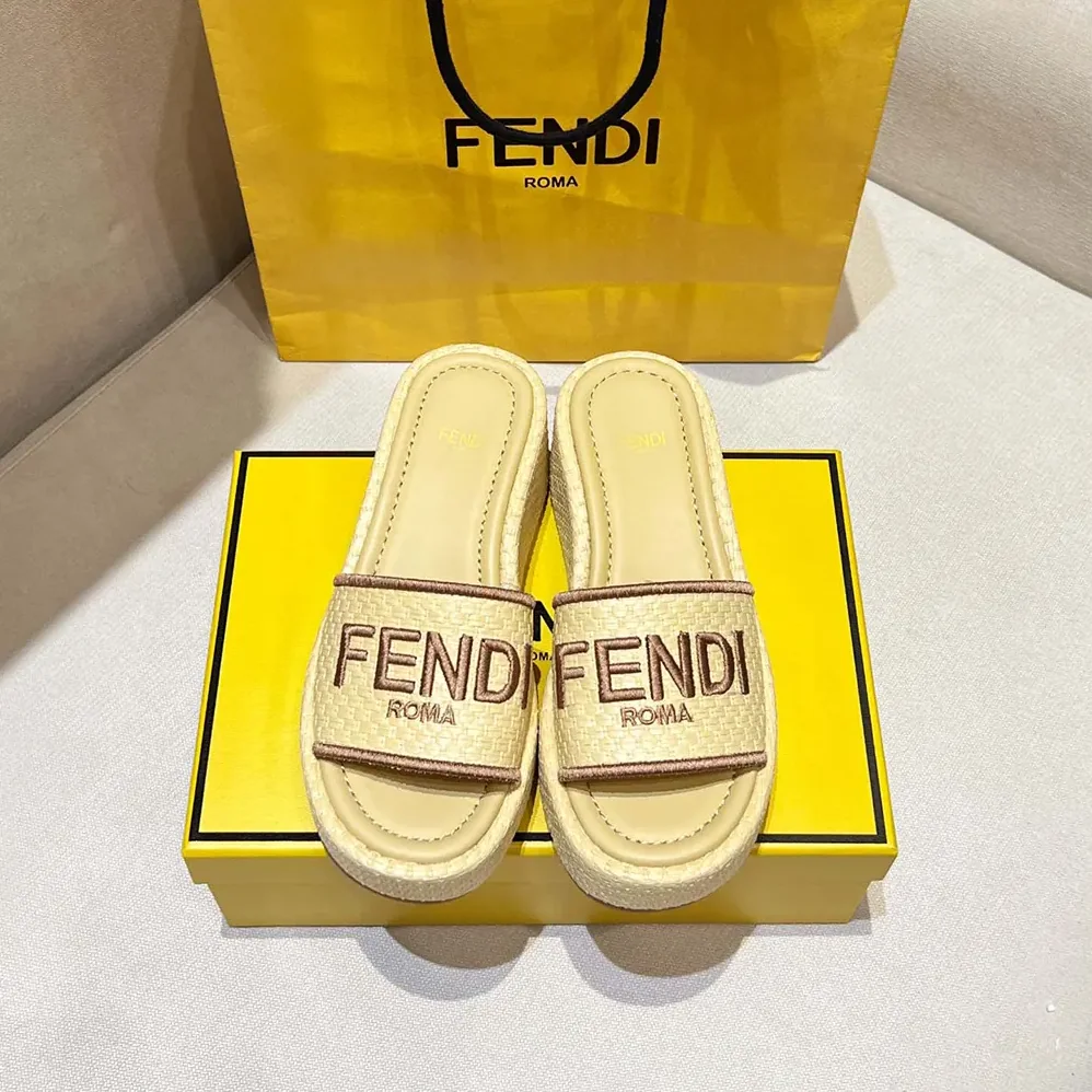 Fendi Fendi Sunshine Beige Raffia Flatform Slides for Women