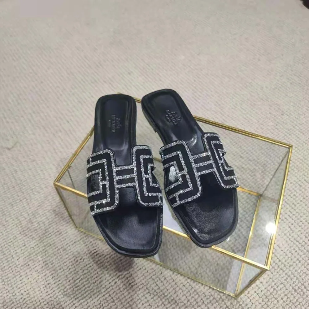 Hermes Oran Sandal in Suede Goatskin for Women in Black