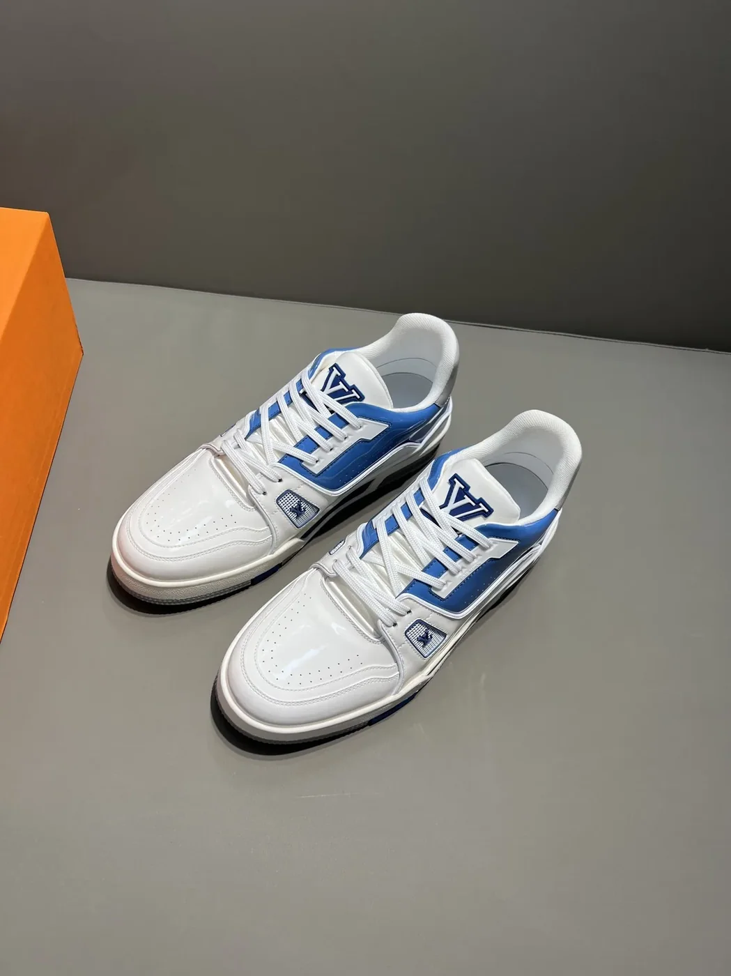 Louis Vuitton Trainer Sneaker White in Blue Virgil Abloh