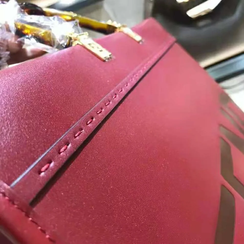 Fendi Sunshine Shopper Burgundy Leather Shopper for Women in Maroon