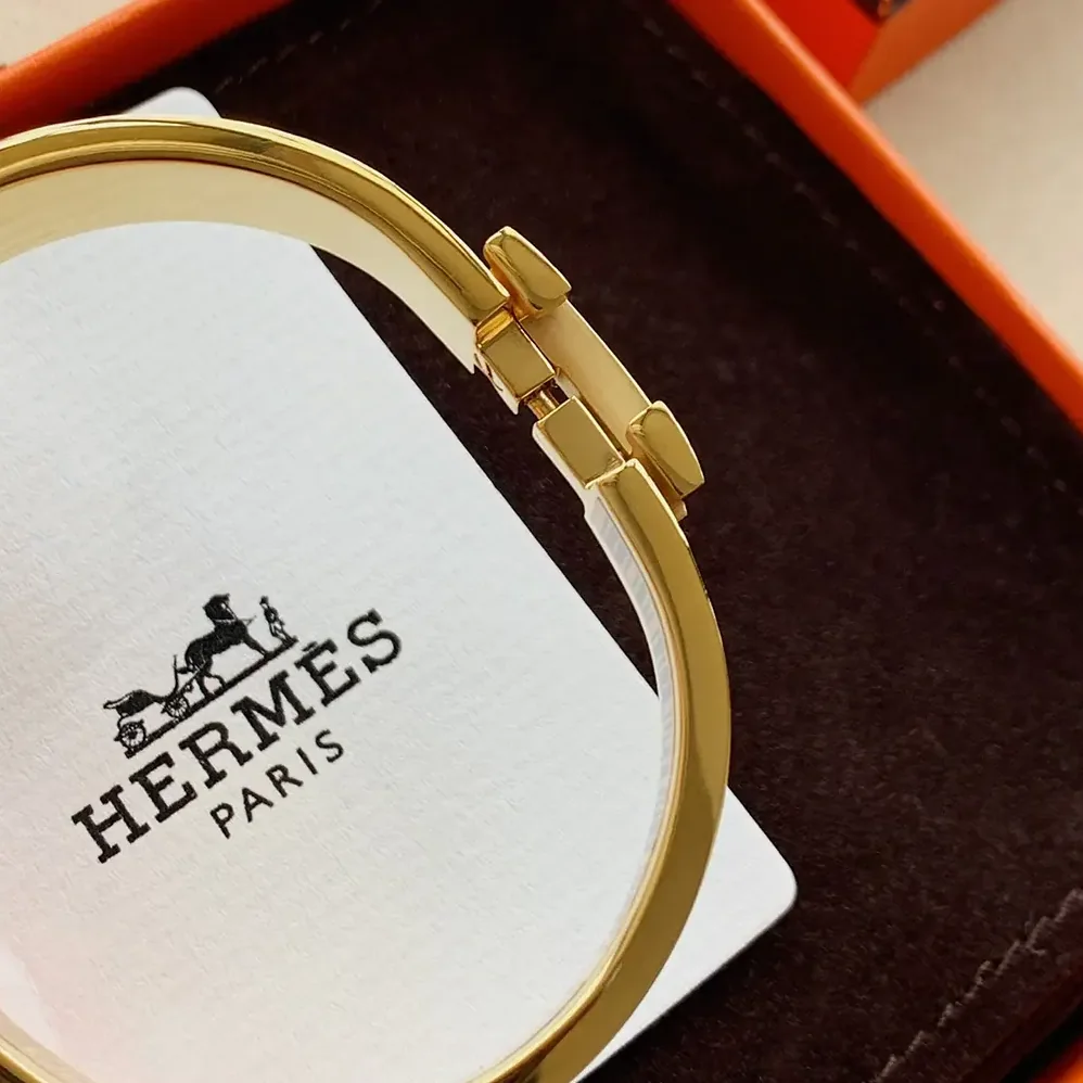 Hermes Clic H Bracelet for Unisex in Black