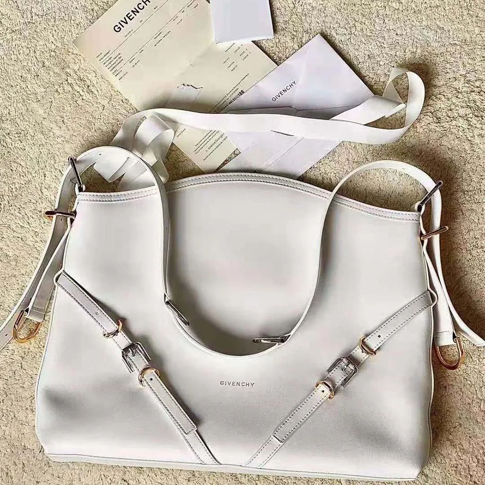 Givenchy Medium Voyou Bag in Leather for Women in White Givenchy Medium Voyou Bag in Leather for Women in White