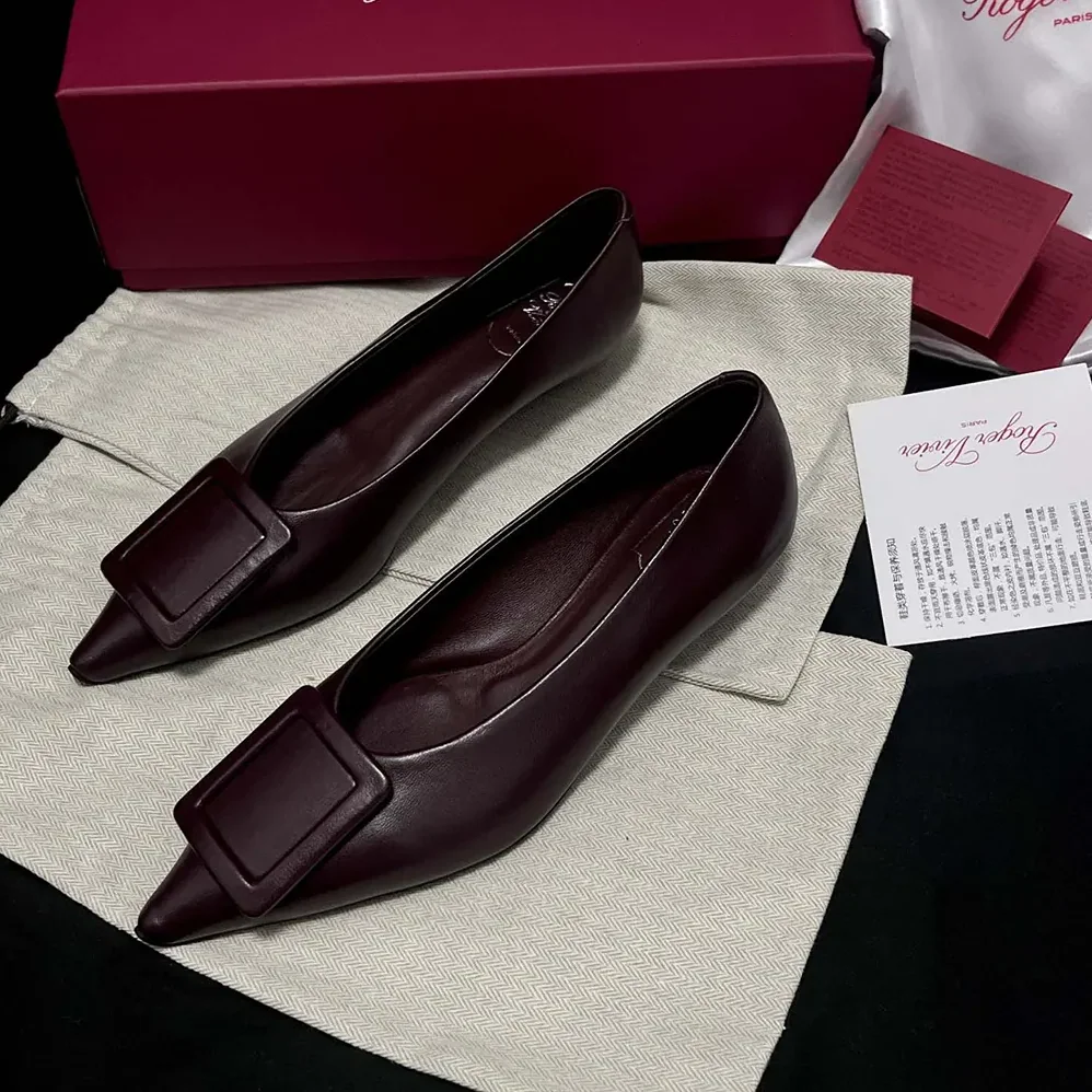 Roger Vivier Viv In The City Ballerinas In Leather Burgundy for Women Roger Vivier Viv In The City Ballerinas In Leather Burgundy for Women