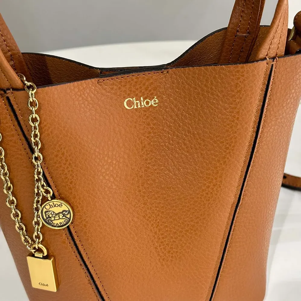 Chloe Small Chloé Spin Tote Bag in Grained Leather for Women in Brown