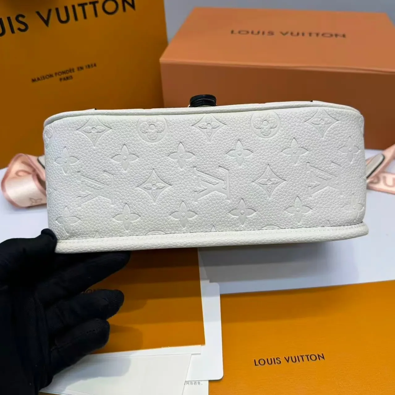 Louis Vuitton Diane White / Louis Vuitton Diane White /