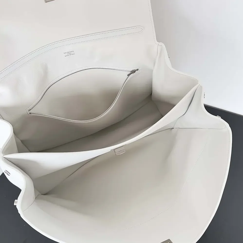 Balenciaga Rodeo Large Handbag in White Smooth Calfskin for Women in Silver Balenciaga Rodeo Large Handbag in White Smooth Calfskin for Women in Silver