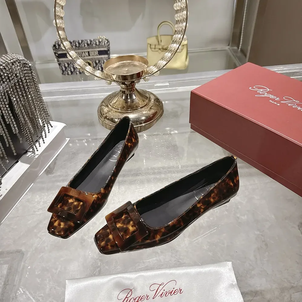 Roger Vivier Gommettine Ballerinas In Patent Leather for Women Roger Vivier Gommettine Ballerinas In Patent Leather for Women