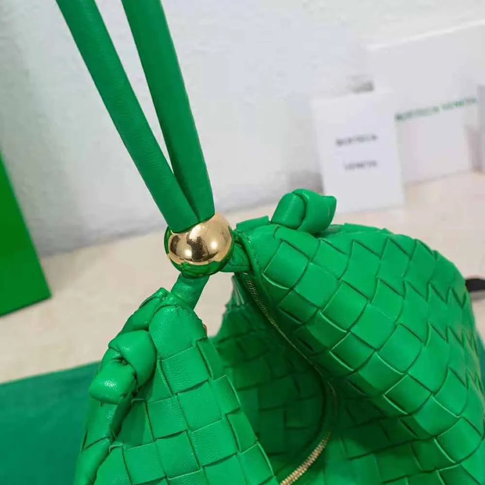 Bottega Veneta Turn Medium Intrecciato Leather Pouch with Adjustable Strap for Women in Green