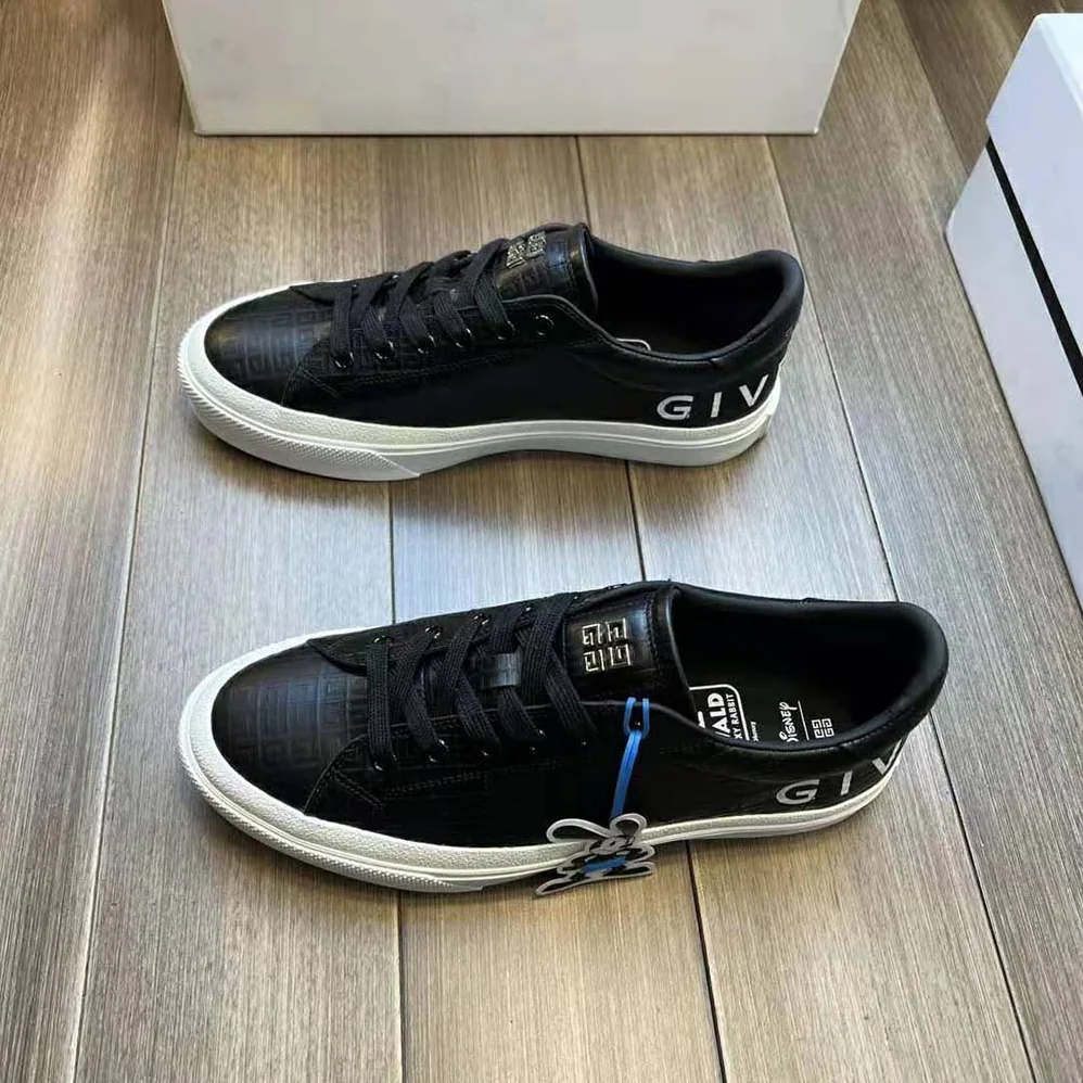 Givenchy Oswald City Sport Sneakers in Leather for Unisex in Black