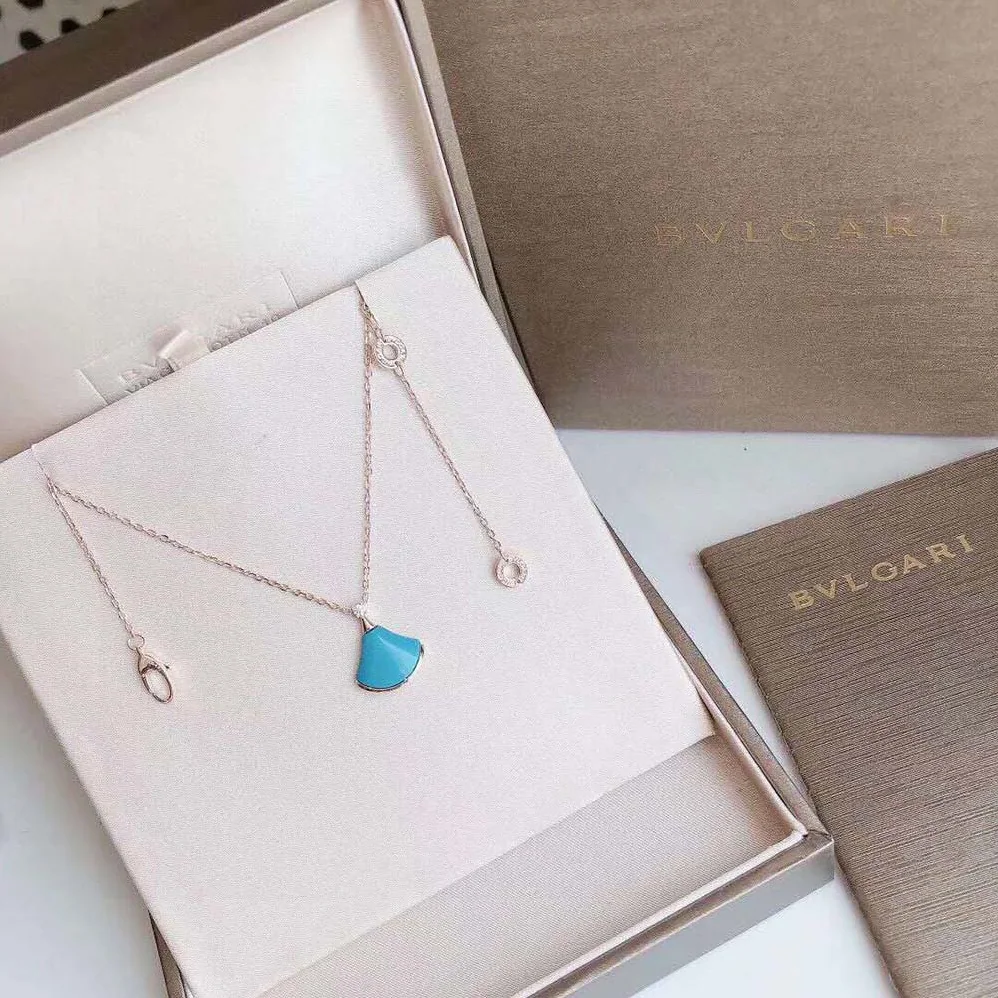 Bvlgari DIVAS' DREAM Necklace in 18 KT Rose Gold with Pendant Set for Women in Blue