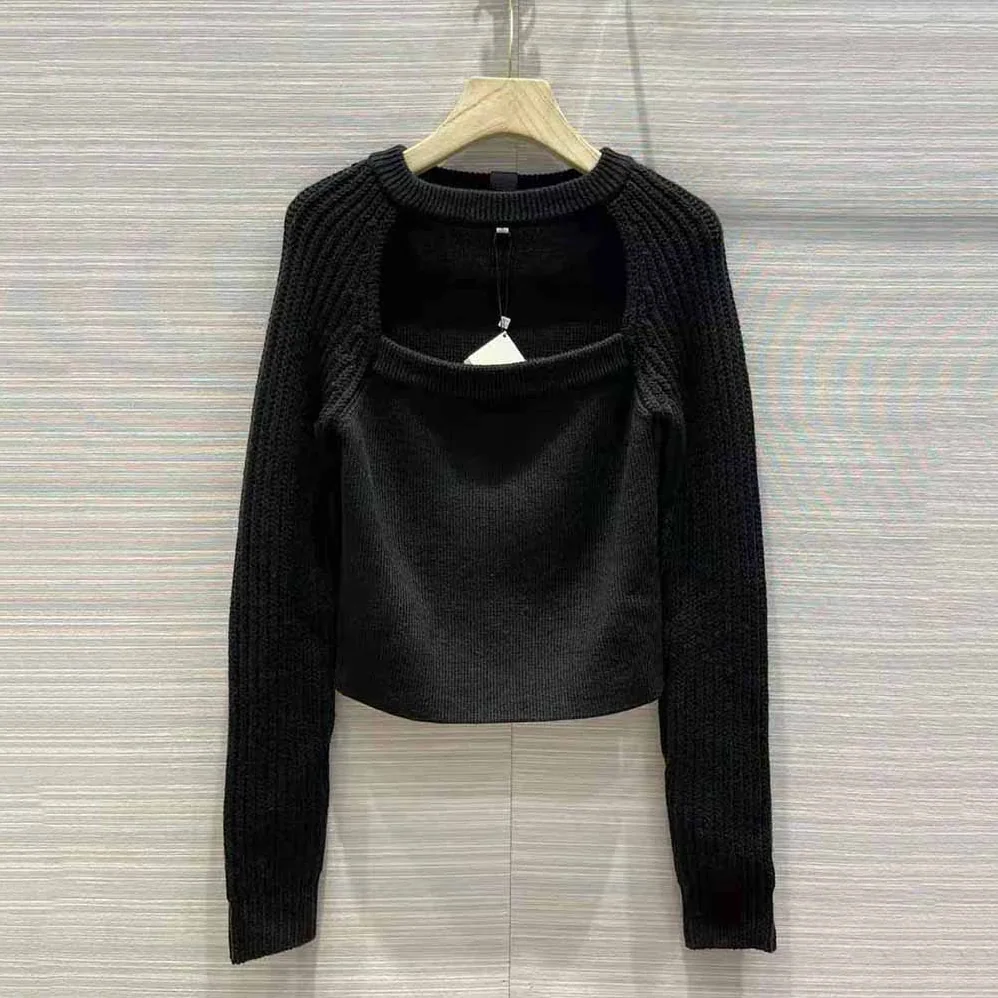 Loewe Cut Out Cropped Sweater in Wool for Women in Black Loewe Cut Out Cropped Sweater in Wool for Women in Black