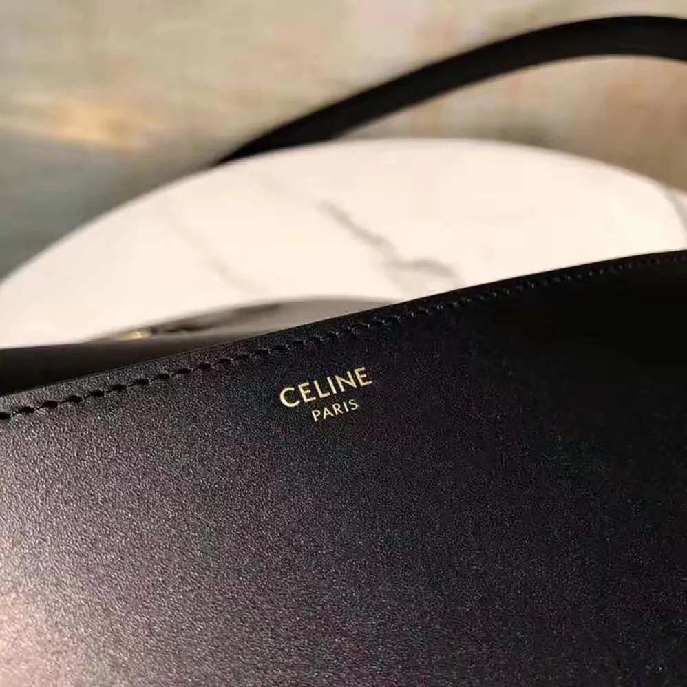 Celine Medium Maillon Triomphe Bag in Natural Calfskin for Women in Black Celine Medium Maillon Triomphe Bag in Natural Calfskin for Women in Black