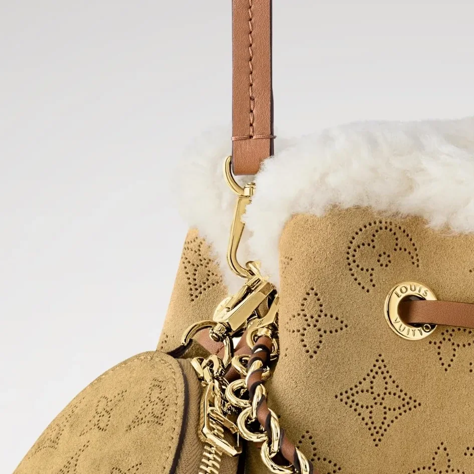 Louis Vuitton Bella Handbag Beige /