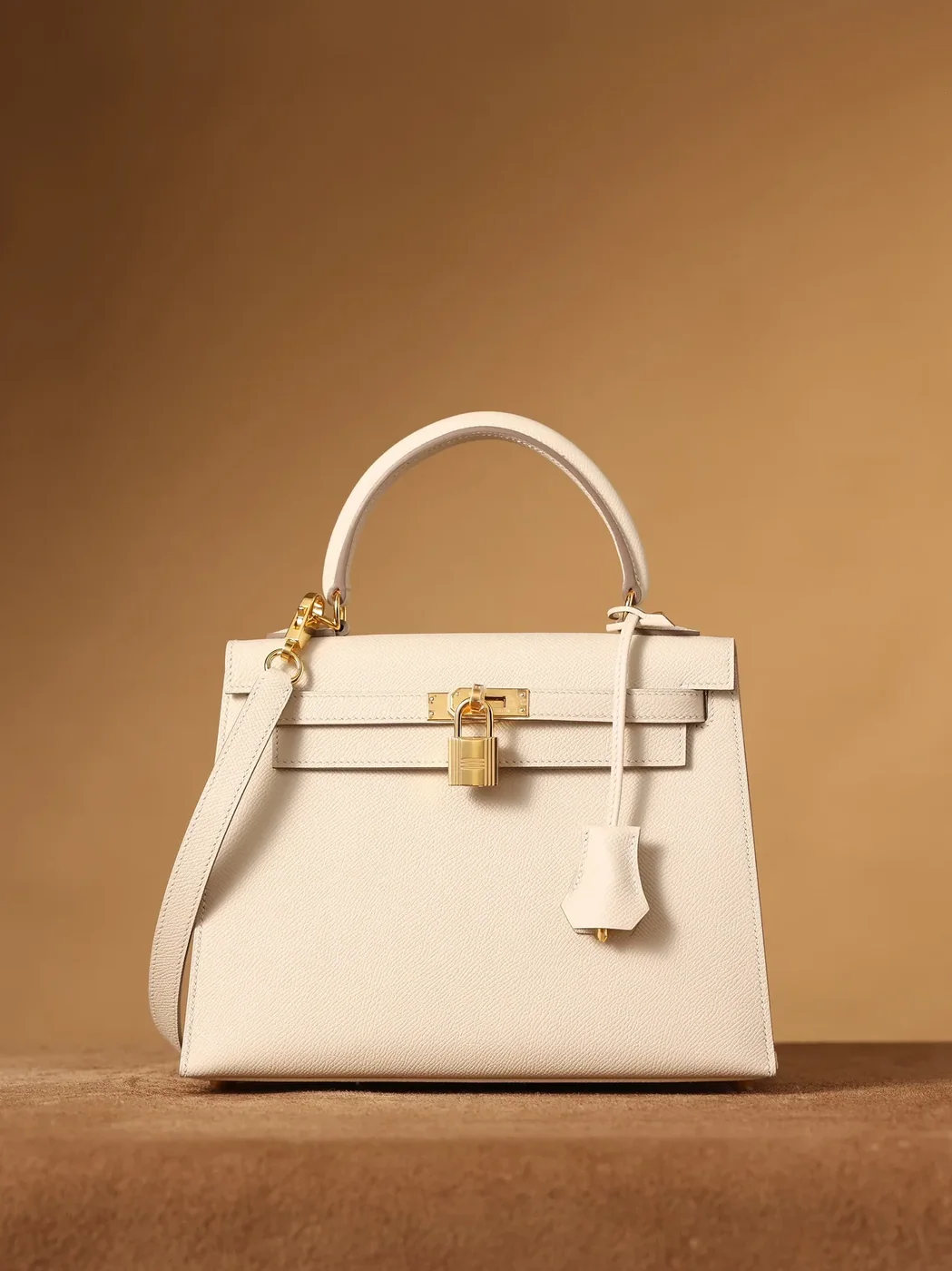 Hermes Kelly Epsom Gold Tone Lock Bag Cream 9,/ Hermes Kelly Epsom Gold Tone Lock Bag Cream 9,/
