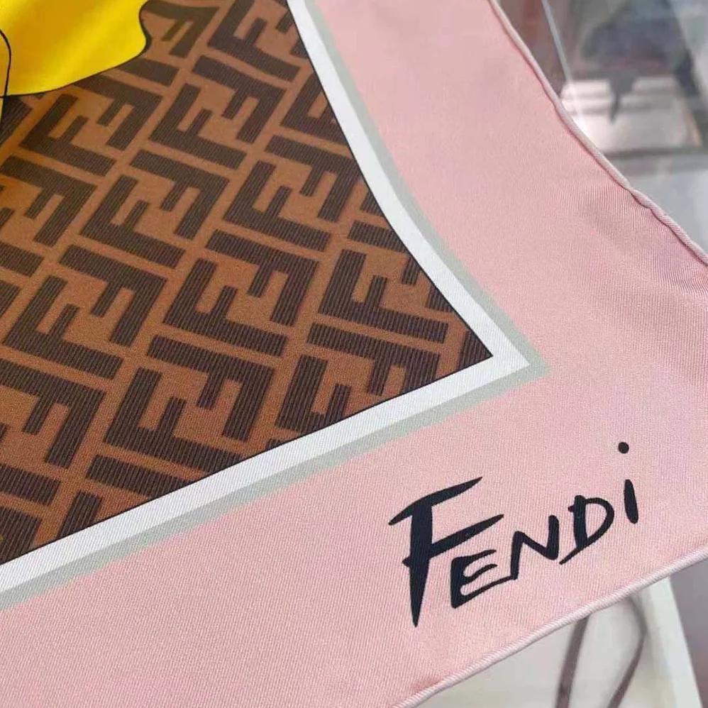 Fendi Show Foulard Multicolor Silk Foulard for Women in Yellow Fendi Show Foulard Multicolor Silk Foulard for Women in Yellow