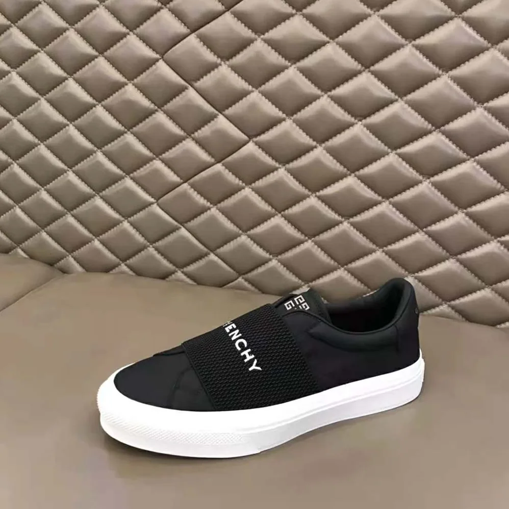 Givenchy Sneakers in Leather with Givenchy Webbing for Women in Black Givenchy Sneakers in Leather with Givenchy Webbing for Women in Black
