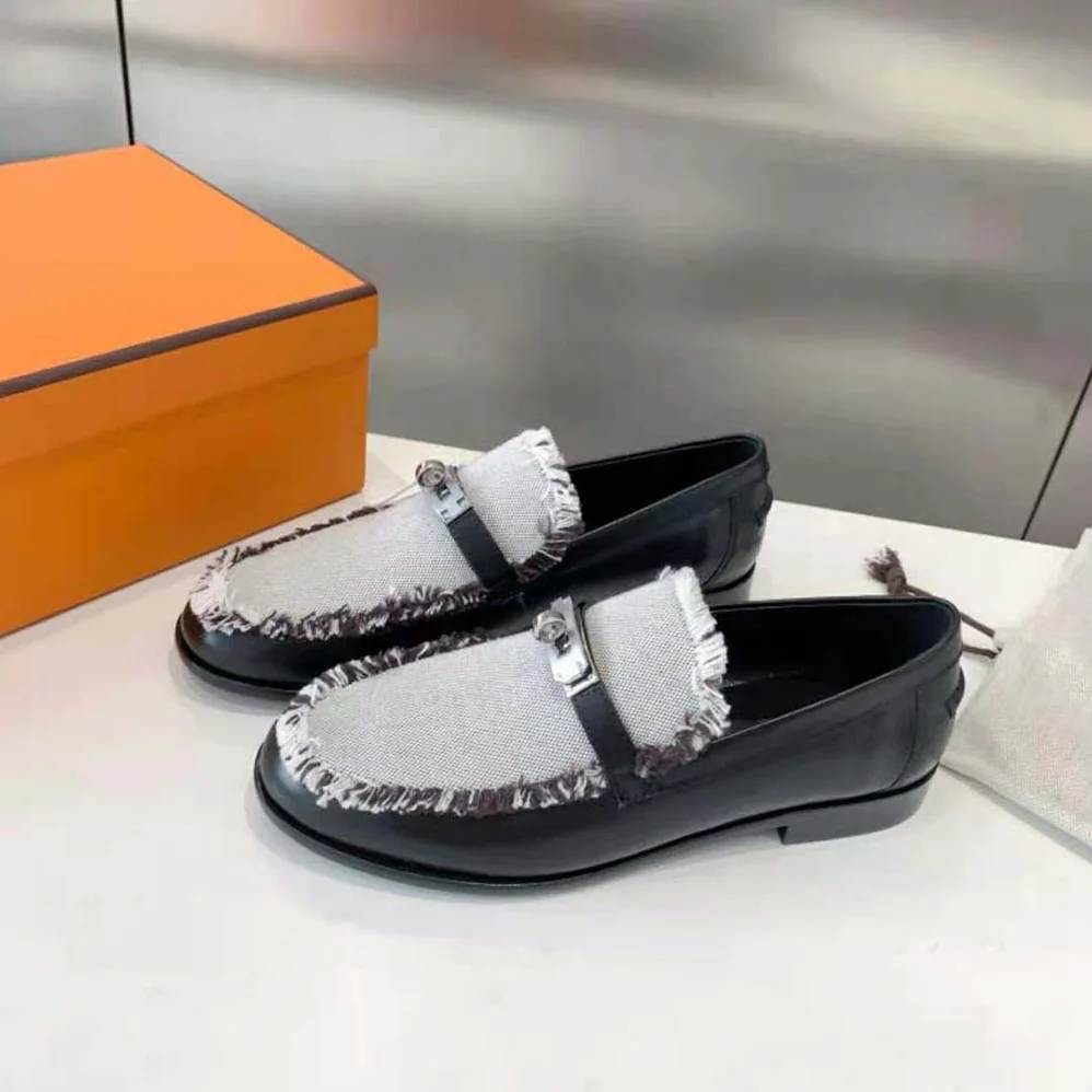 Hermes Destin Loafer in Calfskin Leather for Women in Black Hermes Destin Loafer in Calfskin Leather for Women in Black