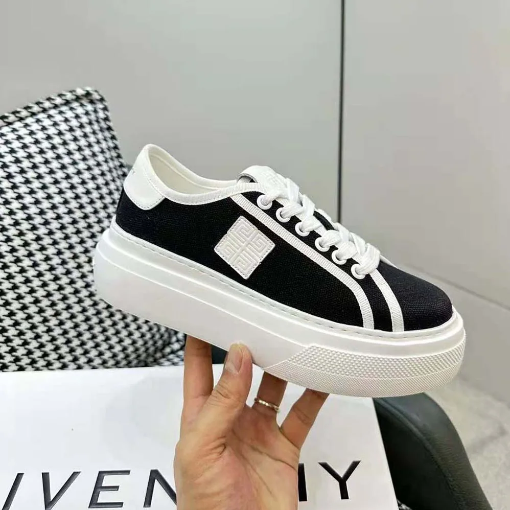 Givenchy City Platform Sneakers in Canvas for Women in Black Givenchy City Platform Sneakers in Canvas for Women in Black