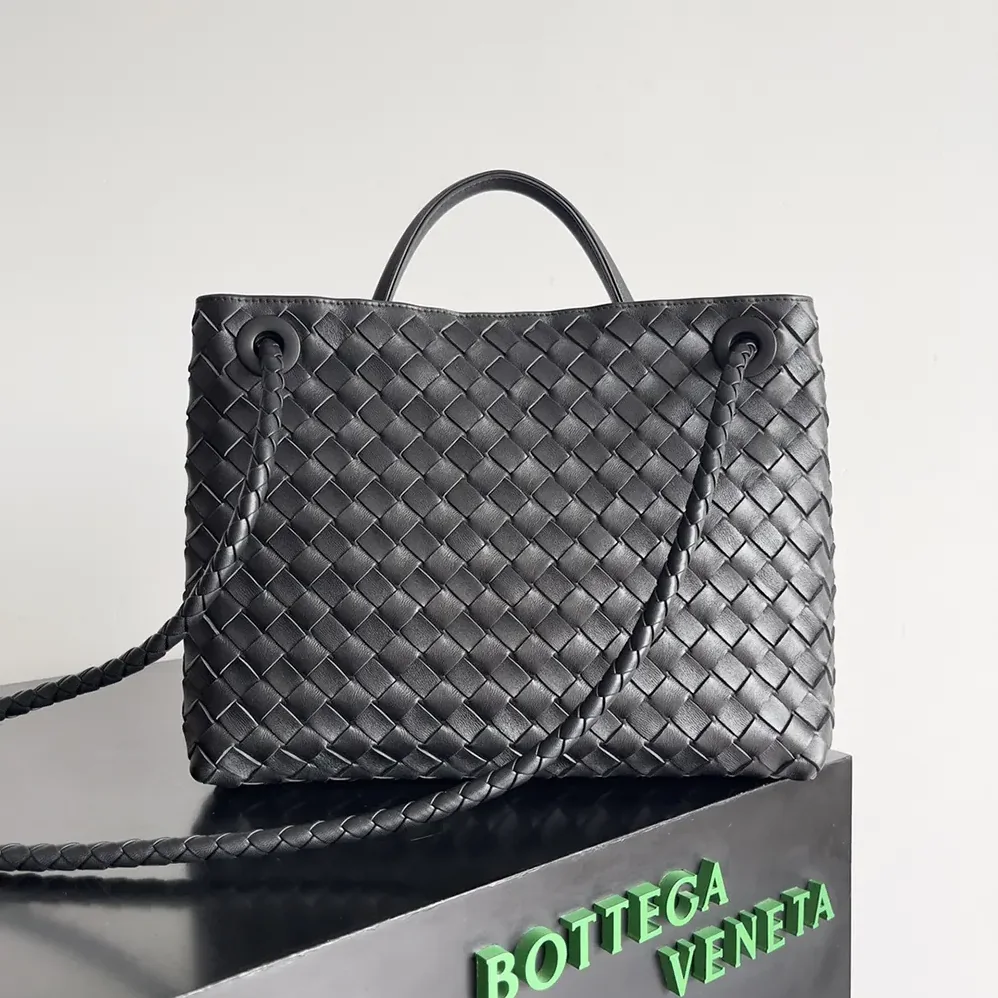 Bottega Veneta Medium Andiamo in Supple Intrecciato Leather for Women in Black/Silver Bottega Veneta Medium Andiamo in Supple Intrecciato Leather for Women in Black/Silver
