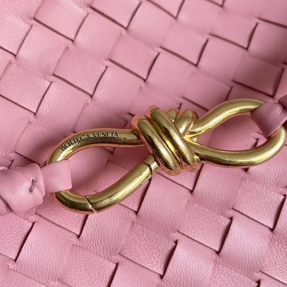 Bottega Veneta Large Andiamo in Lambskin Leather for Women in Pink