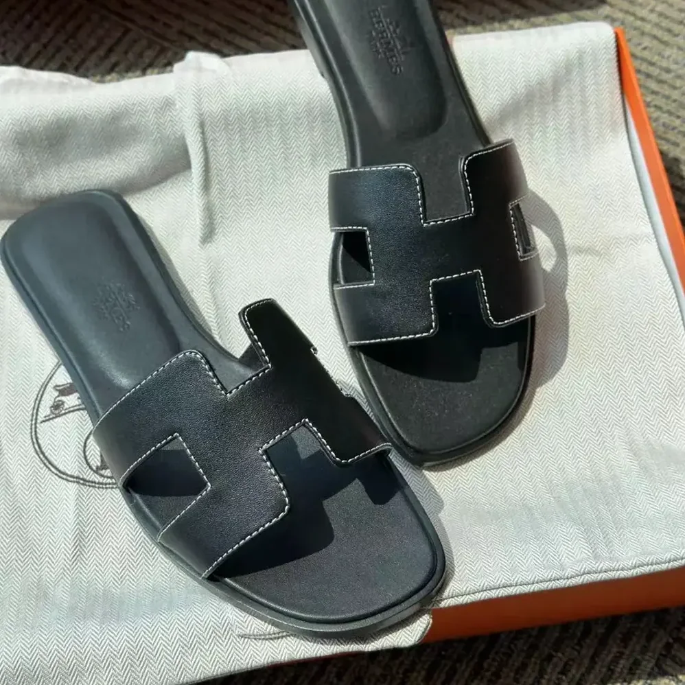Hermes Oran Sandal-Black H021056Zv01380 for Women Hermes Oran Sandal-Black H021056Zv01380 for Women